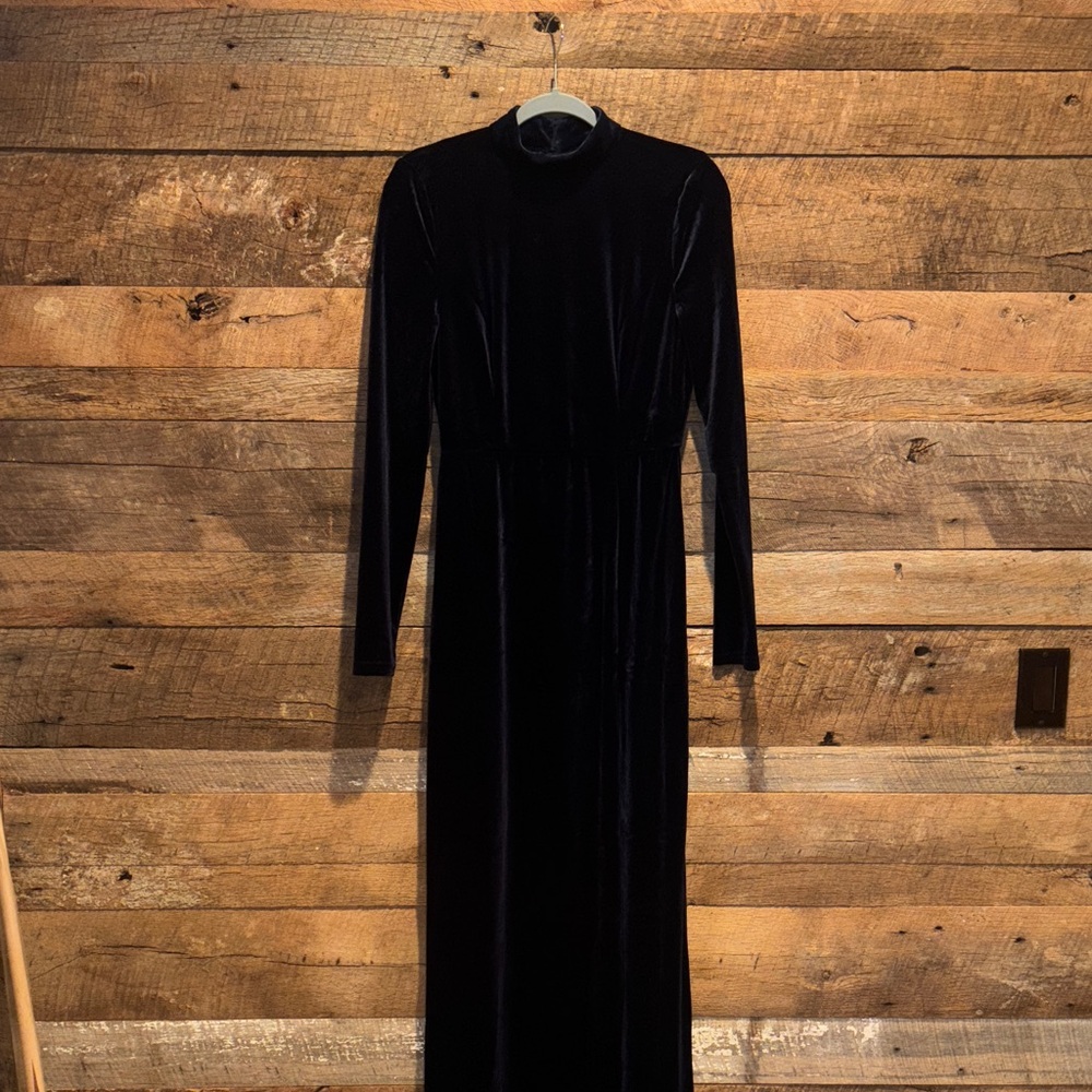 Elegant Navy Velvet Dress